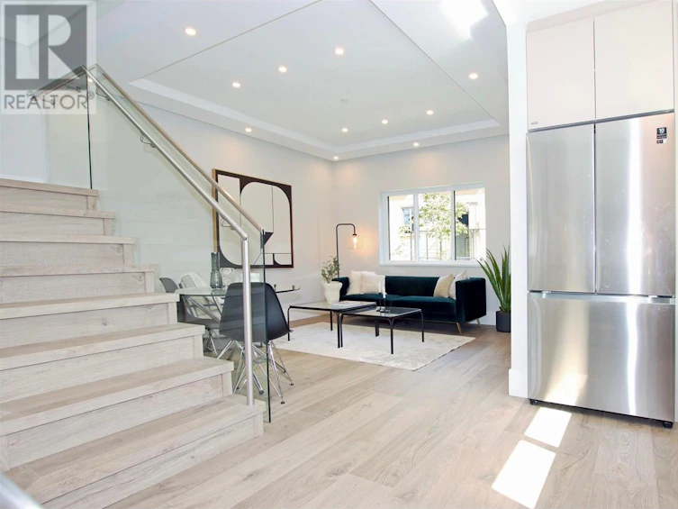 2390 East 38 Street, Vancouver, BC, V5R 2T7 - 2