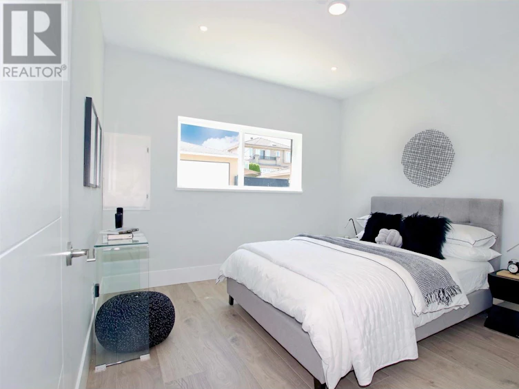 2390 East 38 Street, Vancouver, BC, V5R 2T7 - 5