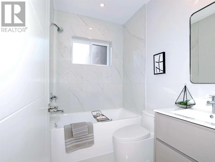 2390 East 38 Street, Vancouver, BC, V5R 2T7 - 6