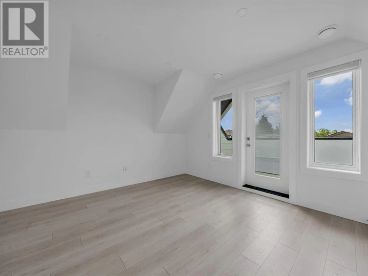 2946 East 3rd Avenue, Vancouver, BC, V5M 1H8 - 16