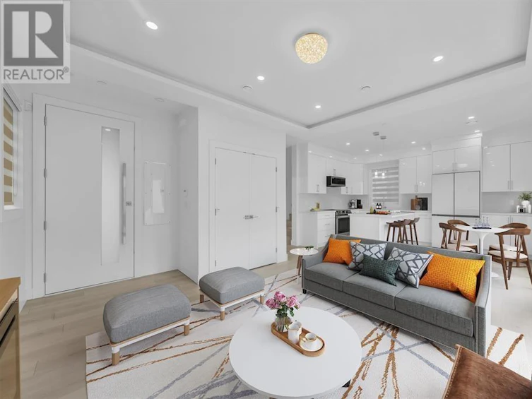 2946 East 3rd Avenue, Vancouver, BC, V5M 1H8 - 3