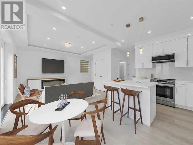 2946 East 3rd Avenue, Vancouver, BC, V5M 1H8 - 4