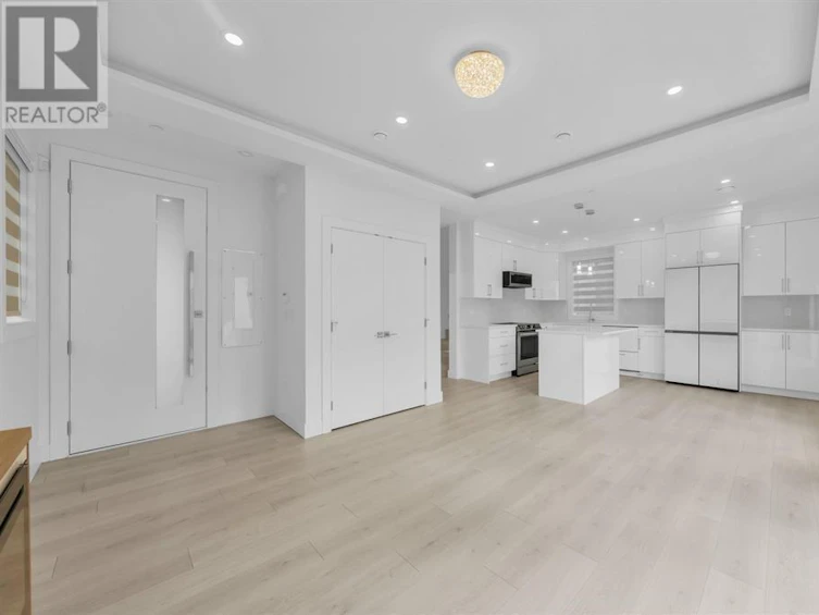2946 East 3rd Avenue, Vancouver, BC, V5M 1H8 - 6
