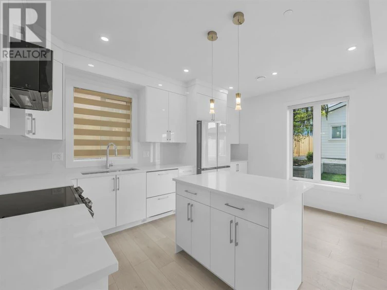 2946 East 3rd Avenue, Vancouver, BC, V5M 1H8 - 7