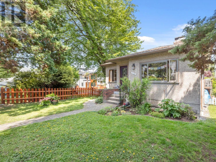 2153 East 20 Avenue, Vancouver, BC, V5N 2L5 - 3