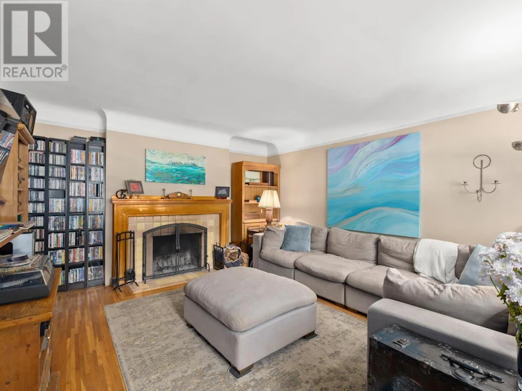 2153 East 20 Avenue, Vancouver, BC, V5N 2L5 - 4