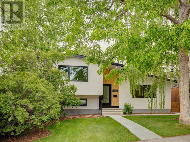 4927 Claret Street Northwest, Calgary, AB, T2L 1C9