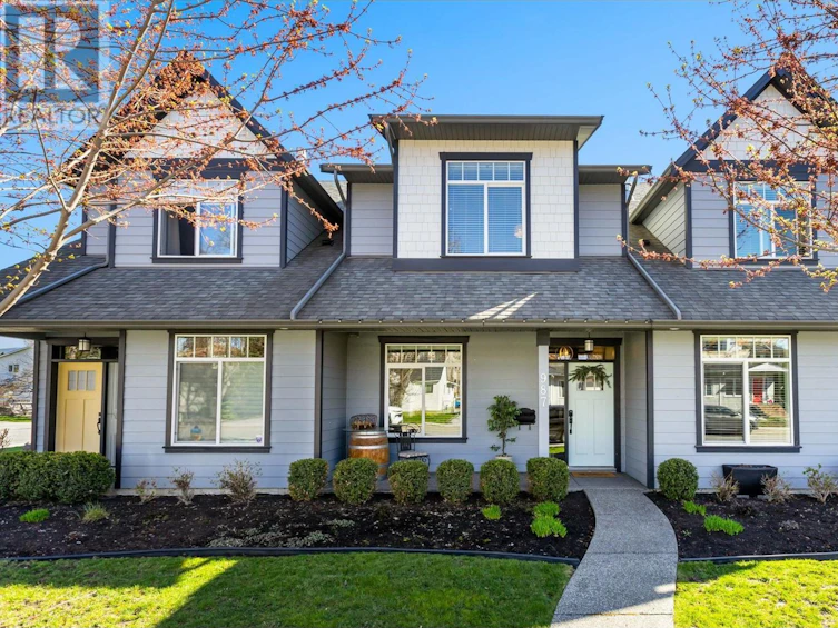 987 Laurier Avenue, Kelowna, BC, V1Y 6A9