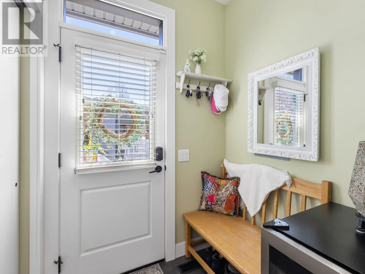 987 Laurier Avenue, Kelowna, BC, V1Y 6A9 - 24