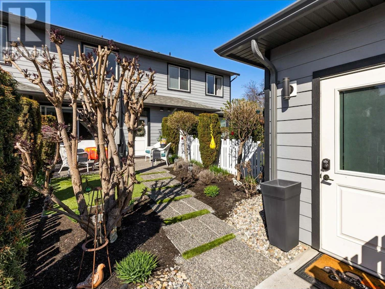 987 Laurier Avenue, Kelowna, BC, V1Y 6A9 - 48