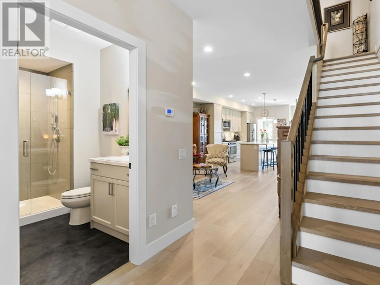 987 Laurier Avenue, Kelowna, BC, V1Y 6A9 - 5