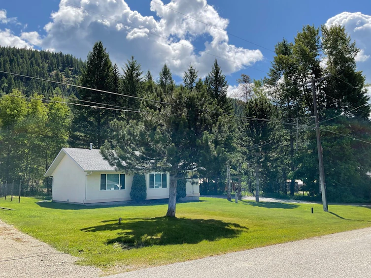676 N Kimberley Avenue N Avenue, Greenwood, BC, V0H 1J0 - 3