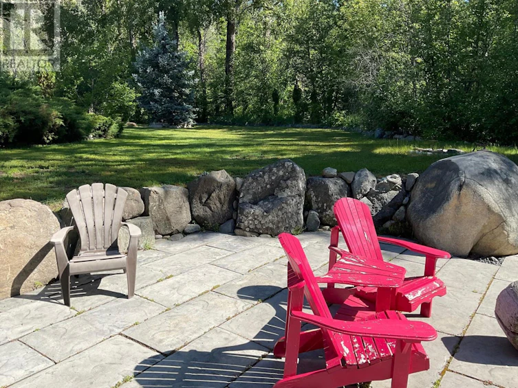 1920 3 Highway, Midway, BC, V0H 1M0 - 14