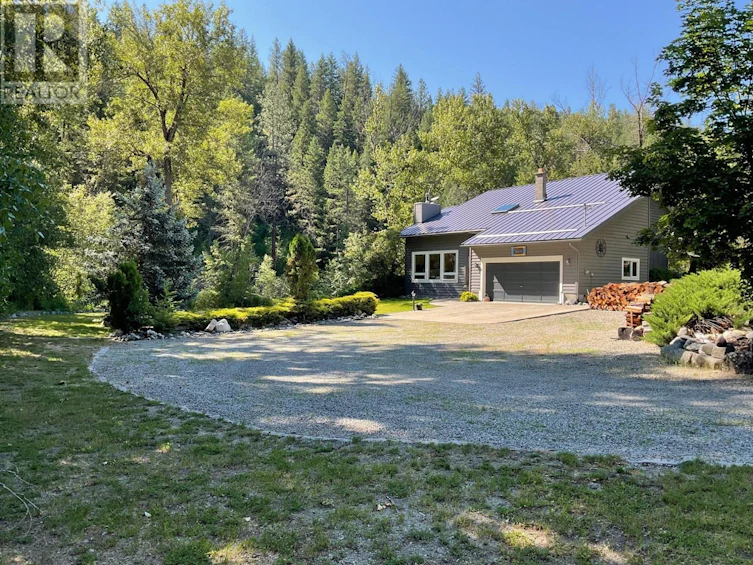 1920 3 Highway, Midway, BC, V0H 1M0 - 3