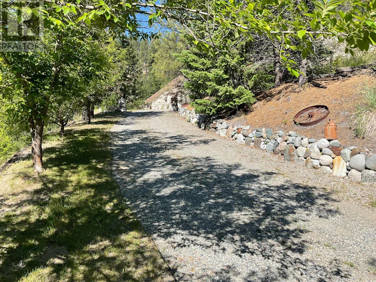 1920 3 Highway, Midway, BC, V0H 1M0 - 5