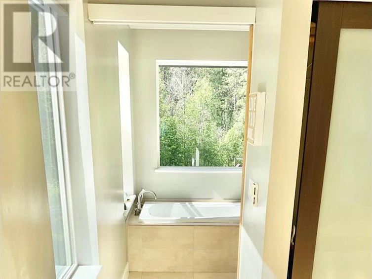1920 3 Highway, Midway, BC, V0H 1M0 - 51