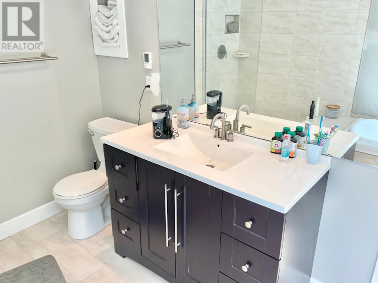 1920 3 Highway, Midway, BC, V0H 1M0 - 53
