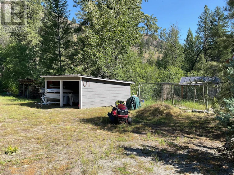 1920 3 Highway, Midway, BC, V0H 1M0 - 8
