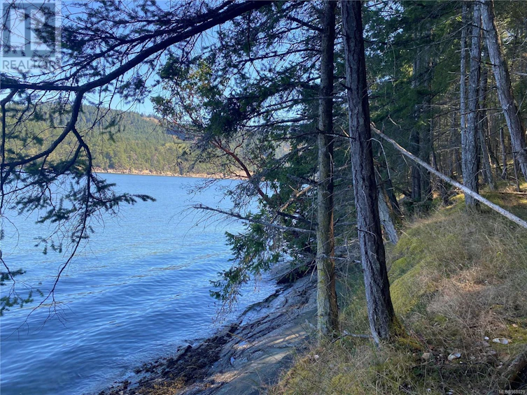 582 Ridge Road, Galiano Island, BC, V0N 1P0