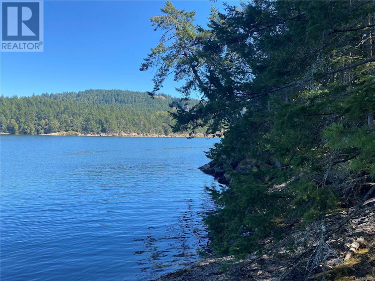 582 Ridge Road, Galiano Island, BC, V0N 1P0 - 4