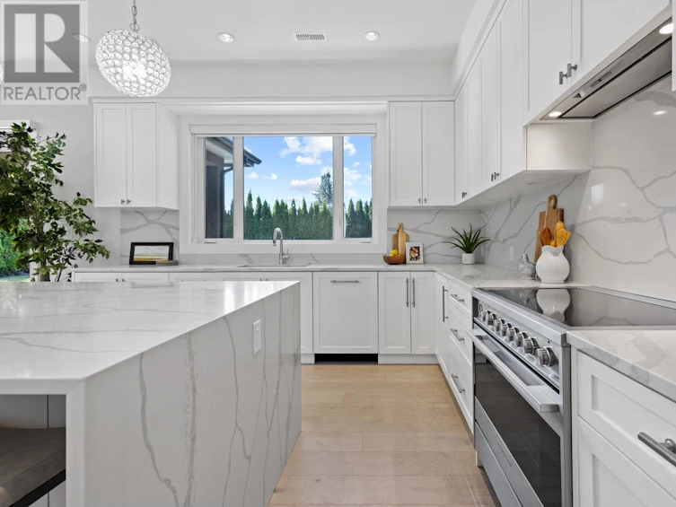 6188 Lochdale Street, Burnaby, BC, V5B 2M5 - 11