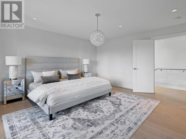 6188 Lochdale Street, Burnaby, BC, V5B 2M5 - 19