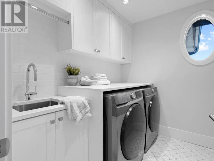 6188 Lochdale Street, Burnaby, BC, V5B 2M5 - 26