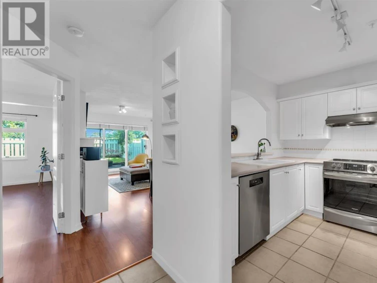 101-5500 Lynas Lane, Richmond, BC, V7C 5R5 - 11