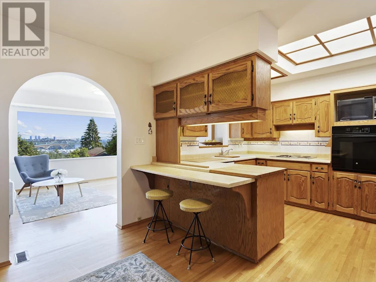 1041 Calverhall Street, North Vancouver, BC, V7L 1Y4 - 12