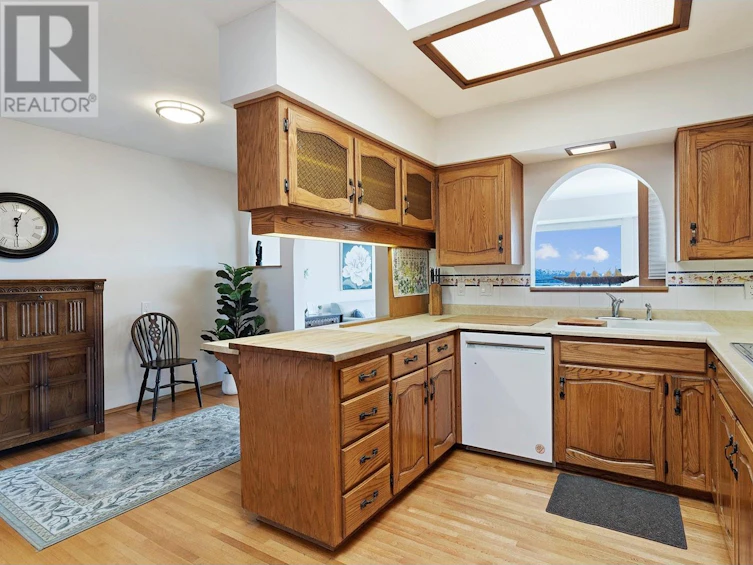 1041 Calverhall Street, North Vancouver, BC, V7L 1Y4 - 13