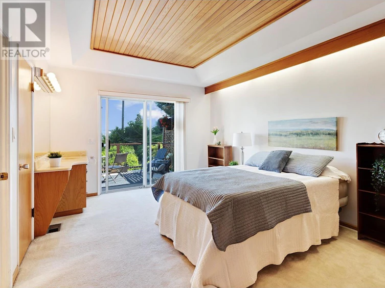 1041 Calverhall Street, North Vancouver, BC, V7L 1Y4 - 15