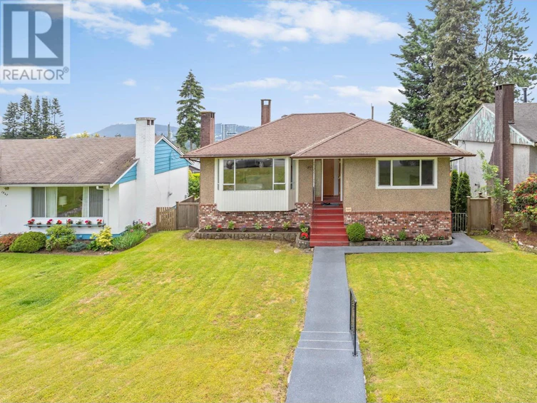1041 Calverhall Street, North Vancouver, BC, V7L 1Y4 - 2