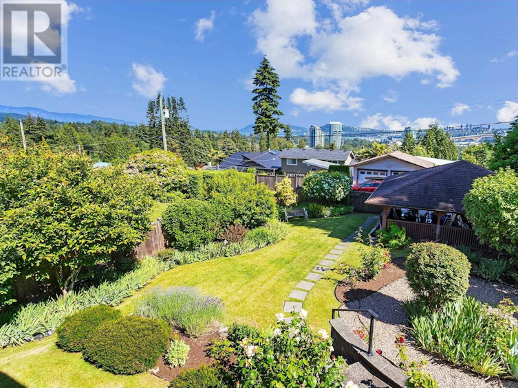 1041 Calverhall Street, North Vancouver, BC, V7L 1Y4 - 23