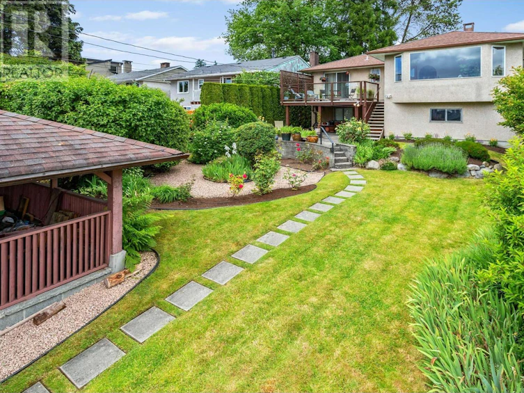 1041 Calverhall Street, North Vancouver, BC, V7L 1Y4 - 30