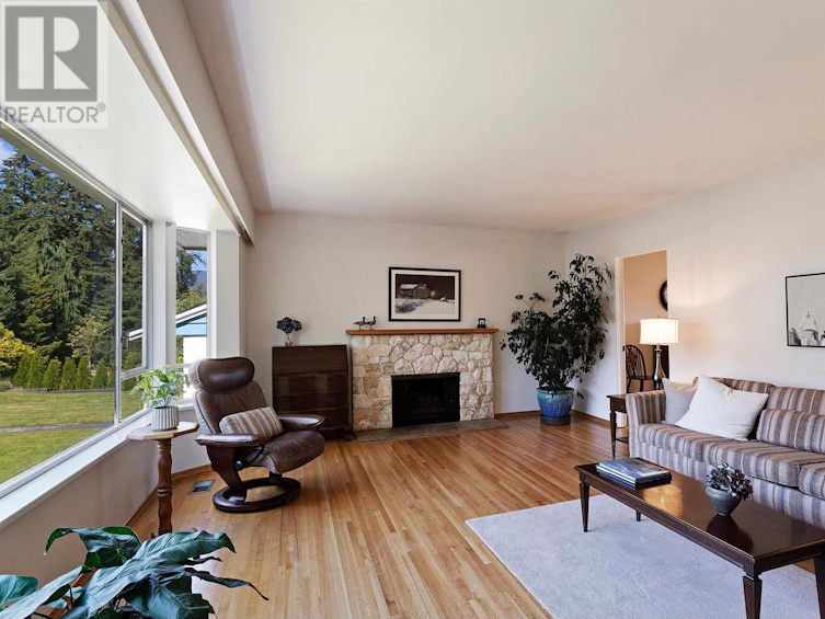 1041 Calverhall Street, North Vancouver, BC, V7L 1Y4 - 7