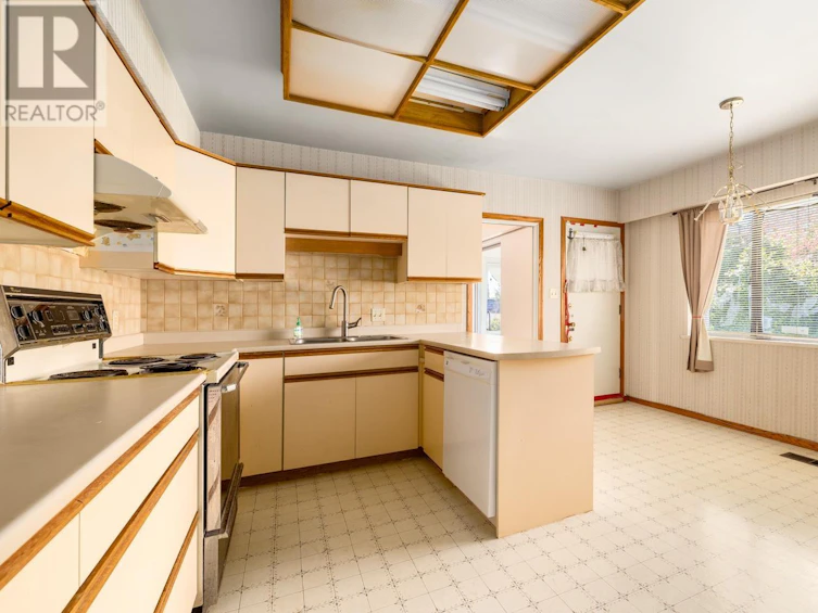 6749 Tisdall Street, Vancouver, BC, V6P 3M5 - 6