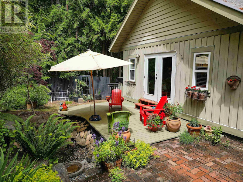565 Lapin Road, Mayne Island BC V0N 2J1