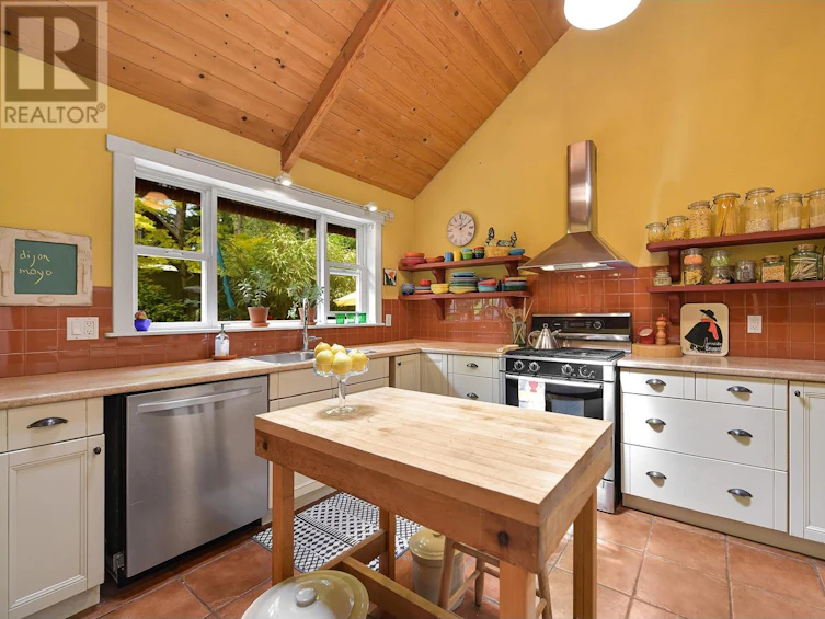 565 Lapin Road, Mayne Island, BC, V0N 2J1 - 23