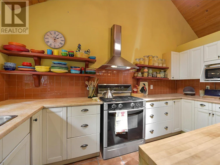 565 Lapin Road, Mayne Island, BC, V0N 2J1 - 24
