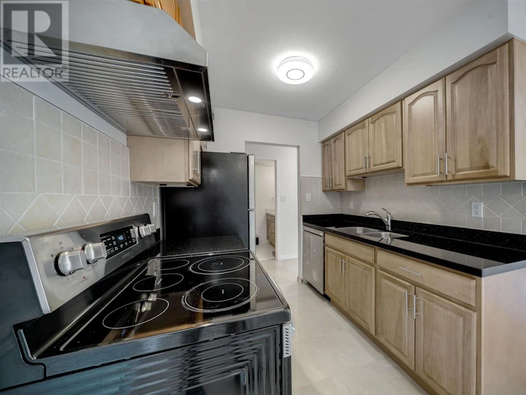 308-9857 Manchester Drive, Burnaby, BC, V3N 4P5 - 8