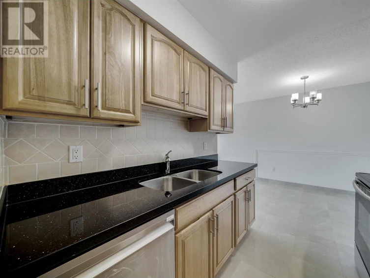 308-9857 Manchester Drive, Burnaby, BC, V3N 4P5 - 9
