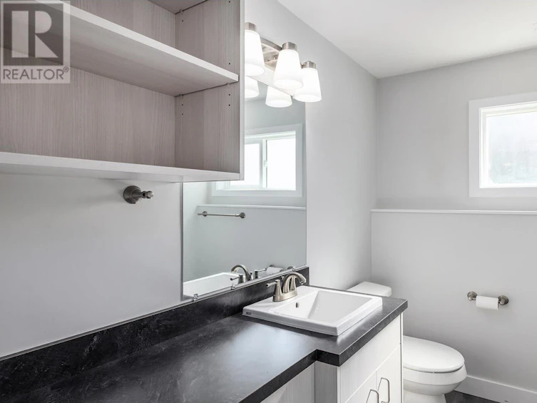 2047 Richter Street, Kelowna, BC, V1Y 2N4 - 11