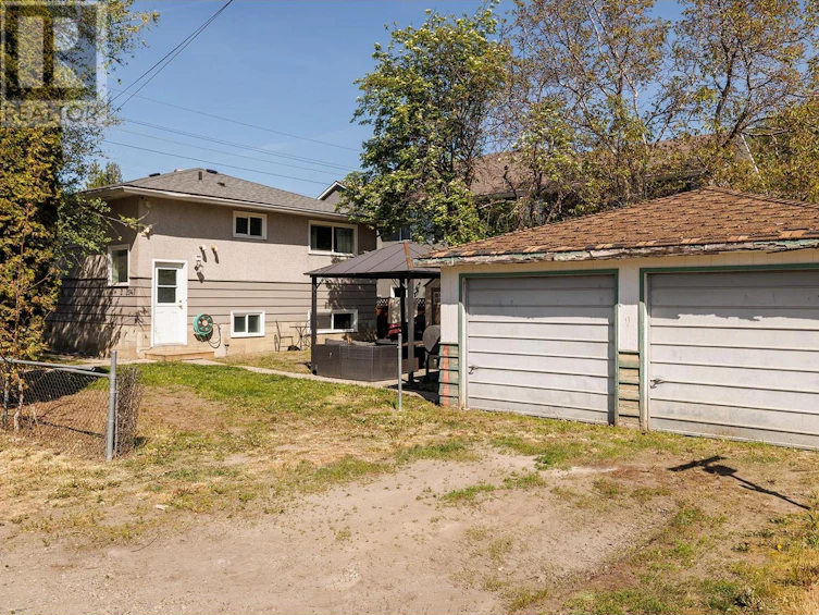 2047 Richter Street, Kelowna, BC, V1Y 2N4 - 23