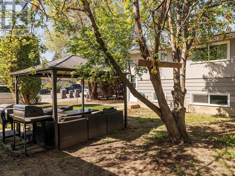 2047 Richter Street, Kelowna, BC, V1Y 2N4 - 24