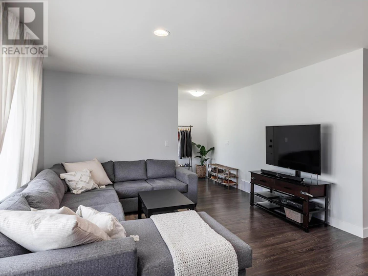 2047 Richter Street, Kelowna, BC, V1Y 2N4 - 7
