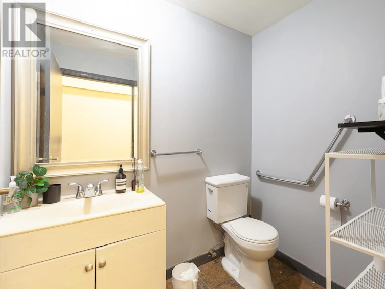 4360 Main Street, Vancouver, BC, V5V 3P9 - 12