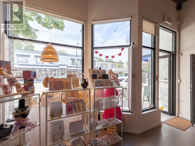 4360 Main Street, Vancouver, BC, V5V 3P9 - 7