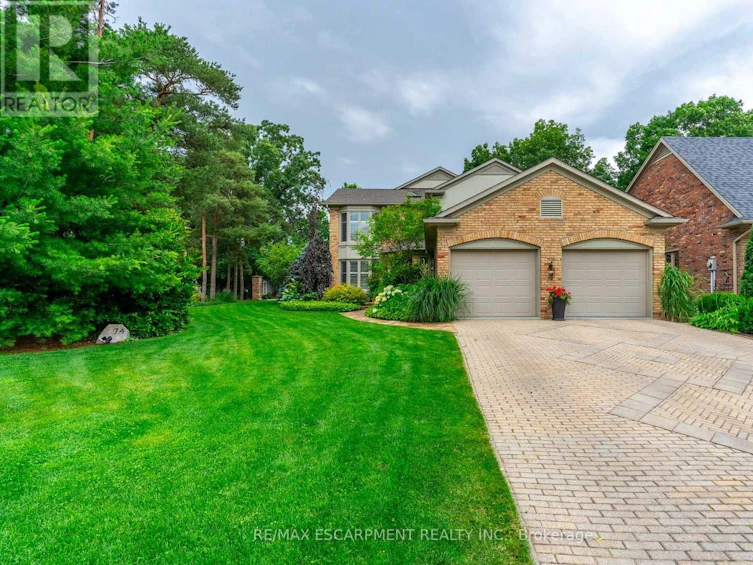 74 Flanders Drive, Hamilton, ON, L8B 0G6