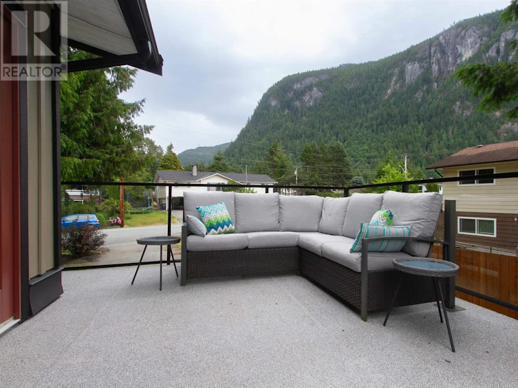 38268 Juniper Crescent, Squamish, BC, V8B 0W6 - 10