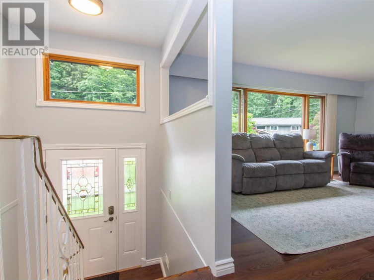 38268 Juniper Crescent, Squamish, BC, V8B 0W6 - 11